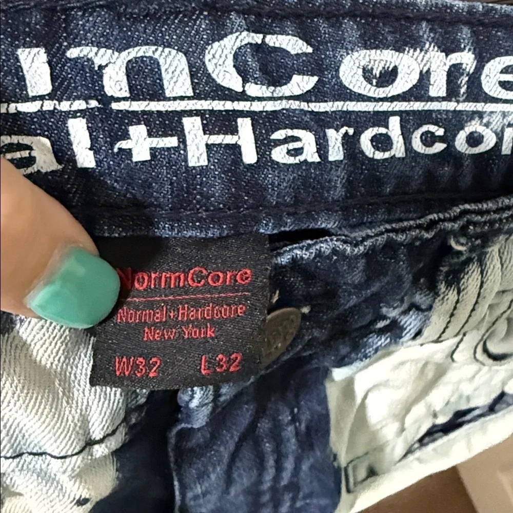 BKE distressed Jake 32x32 distressed straight leg normcore jeans